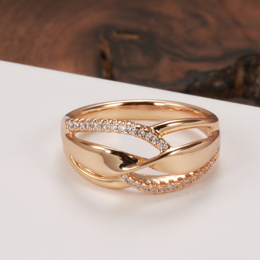 Twisted Glossy Zircon Ring